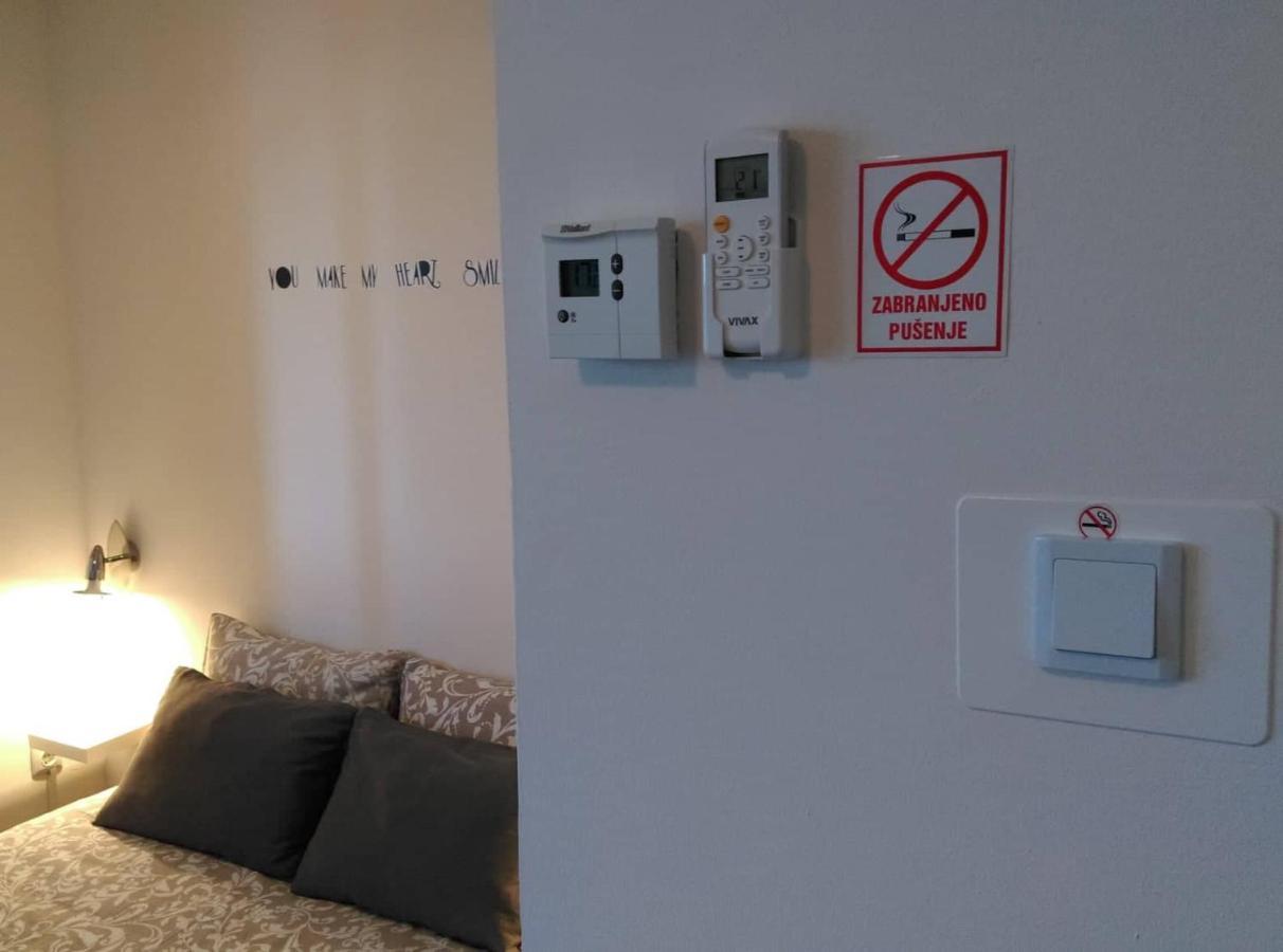 Studio Apartman Zdral ダルバル エクステリア 写真